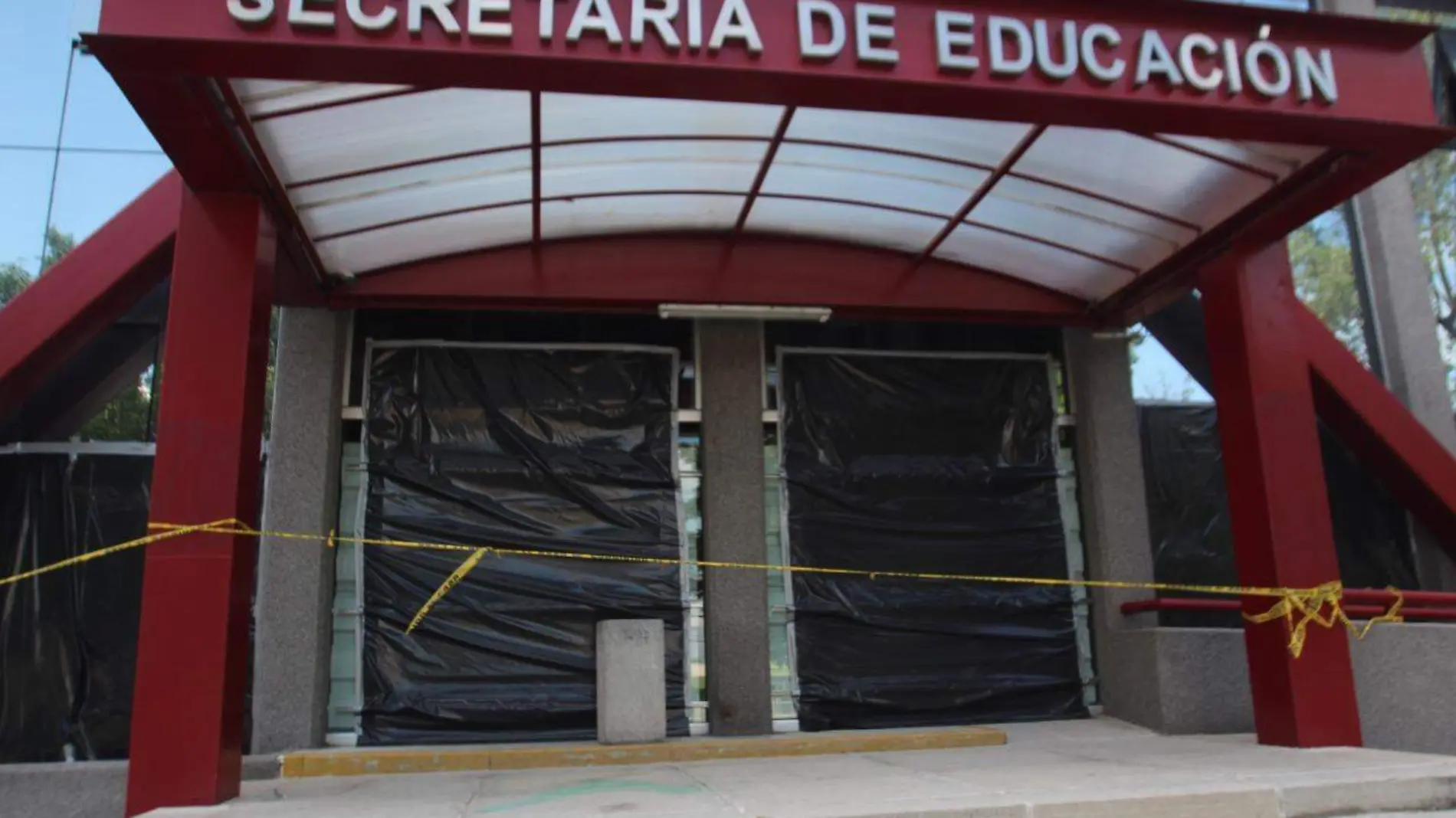 Manifestación en la Secretaría de Educación Jalisco